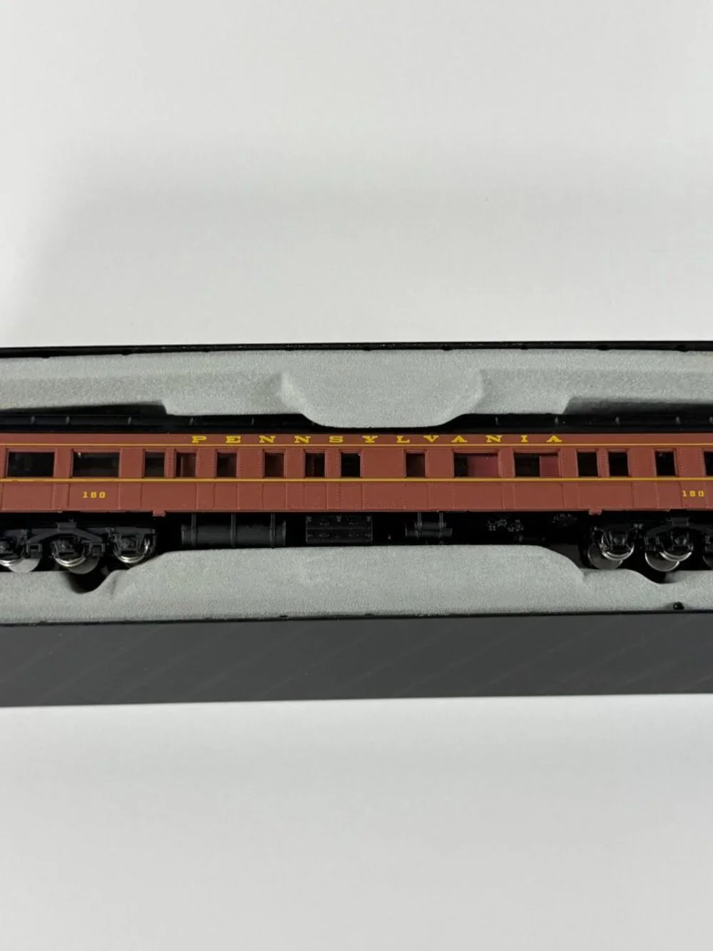 Spectrum Bachmann 2 HO Pennsylvania Cars 9939 & 180 Observation Combine